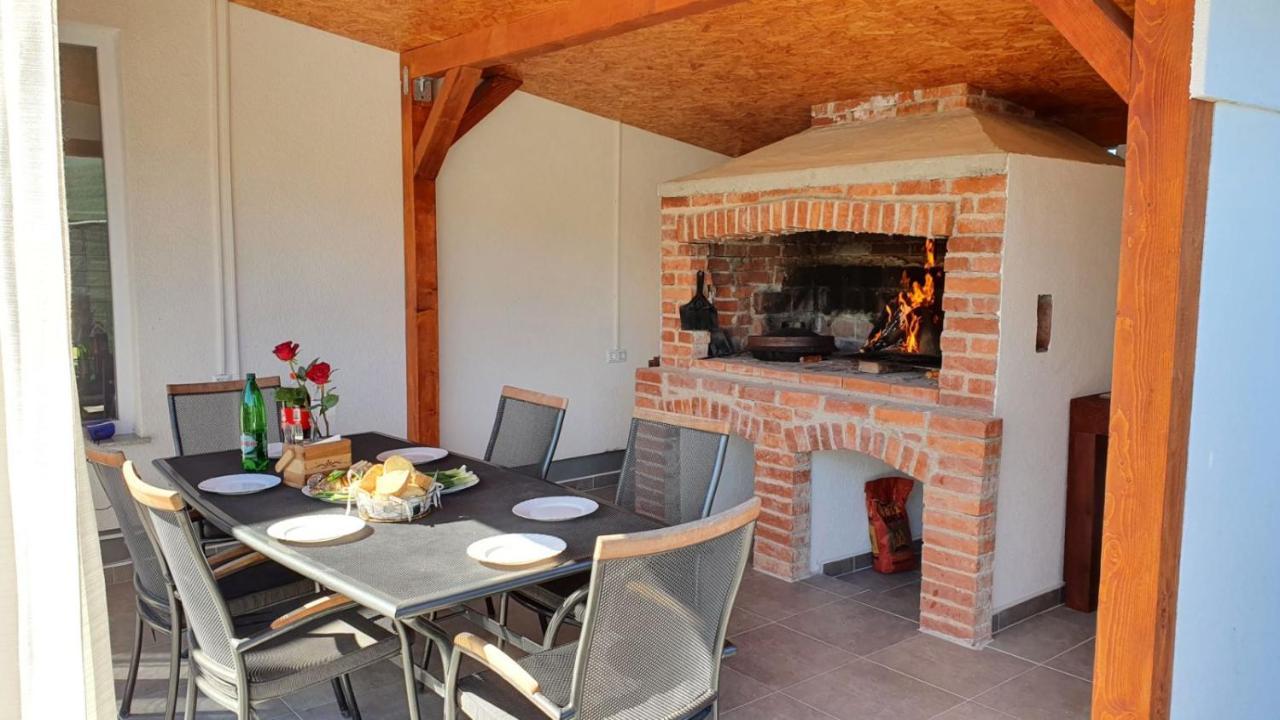 Bihać Holiday Home Emma מראה חיצוני תמונה